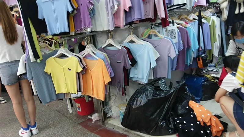 服装批发行业动态：趋势与机遇